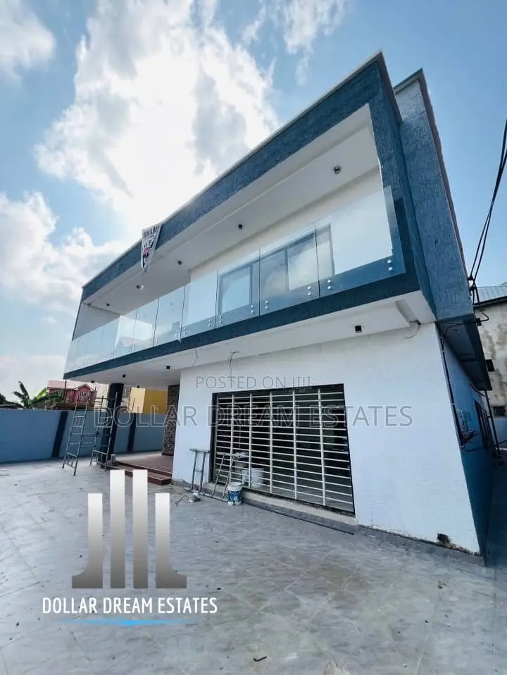 4bdrm House in Lake Side Estate for sale