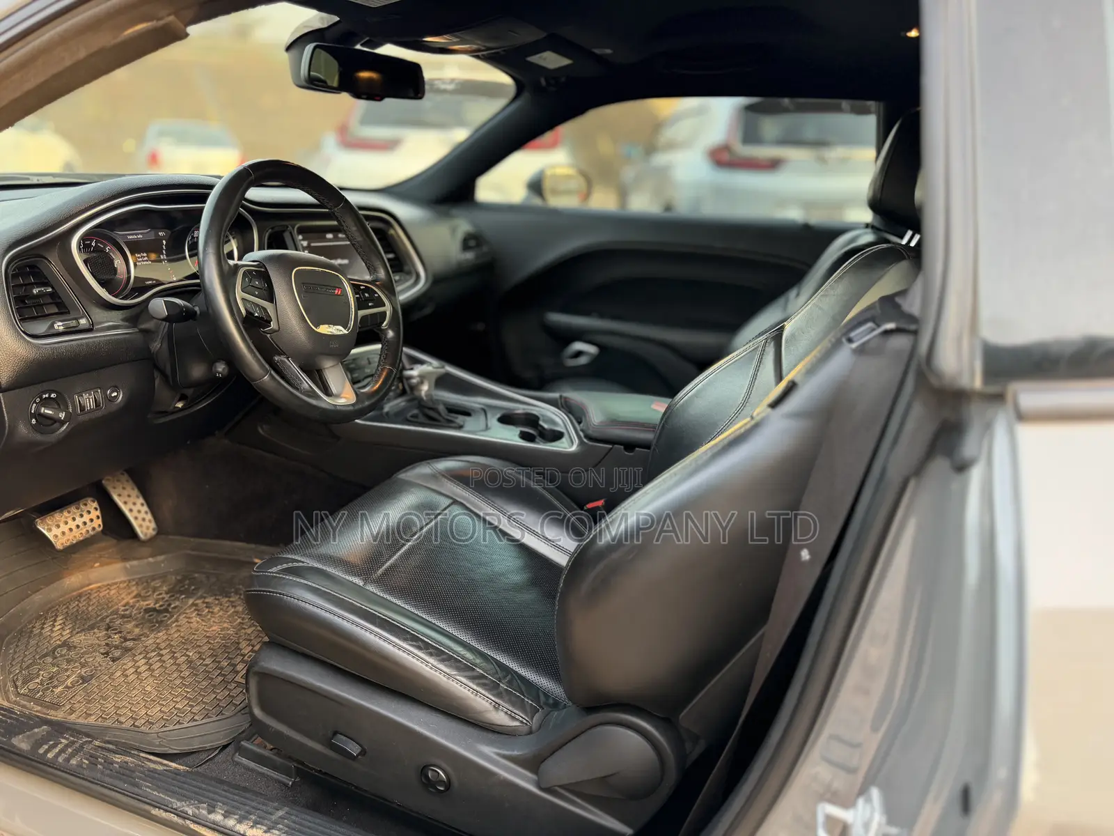 Dodge Challenger SXT RWD 2018 Gray