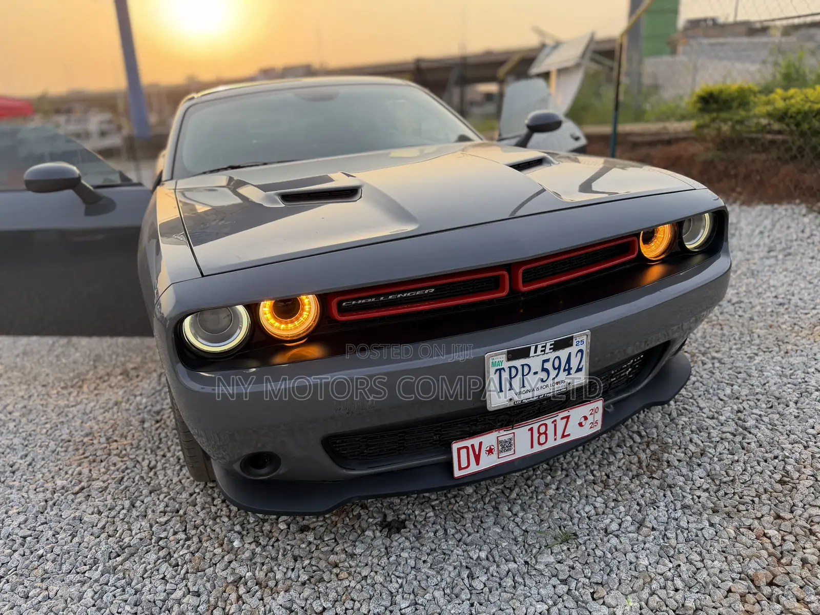 Dodge Challenger SXT RWD 2018 Gray