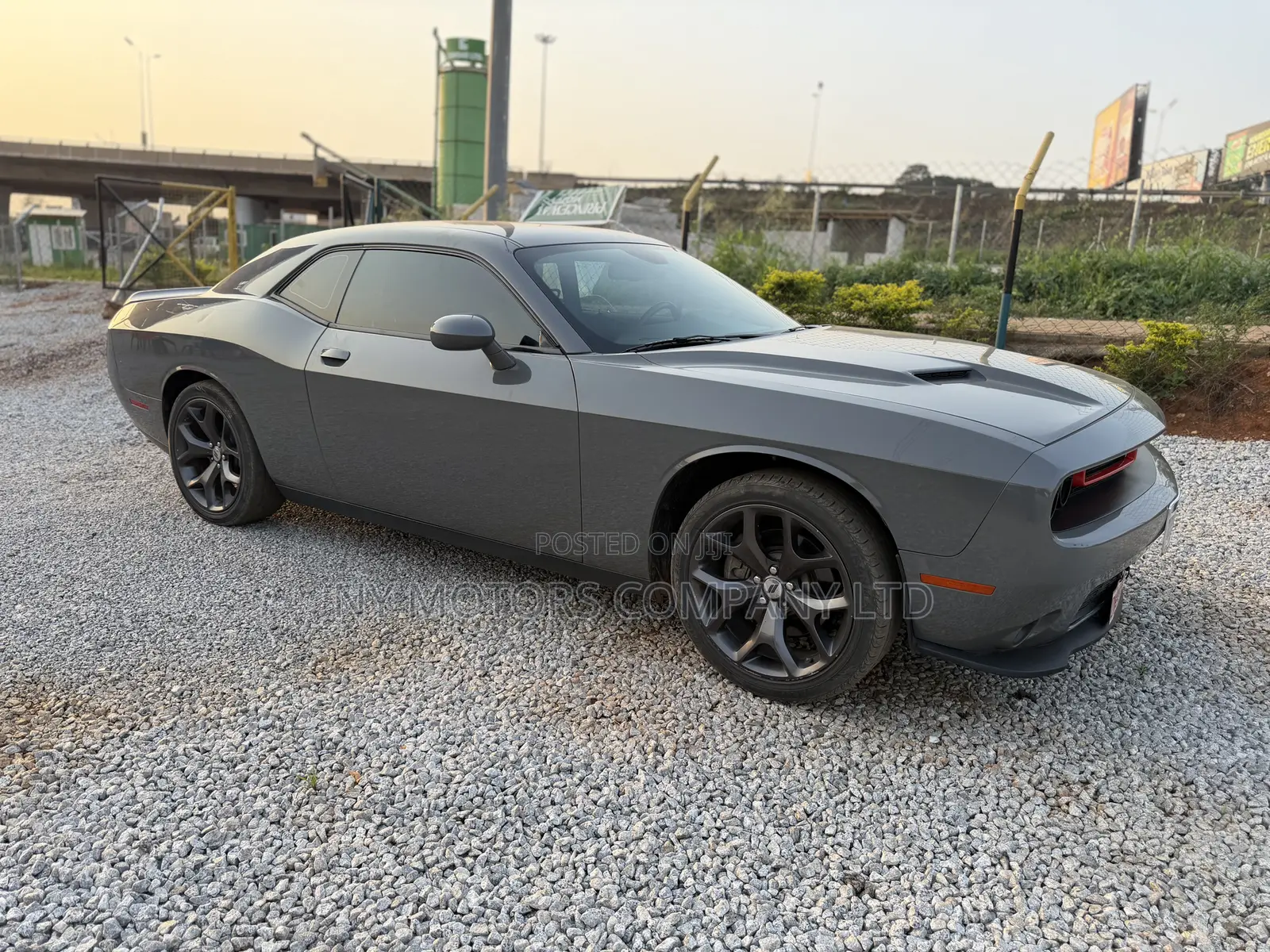 Dodge Challenger SXT RWD 2018 Gray