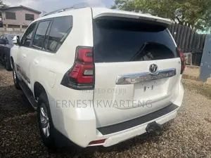 Toyota Land Cruiser Prado 2017 White