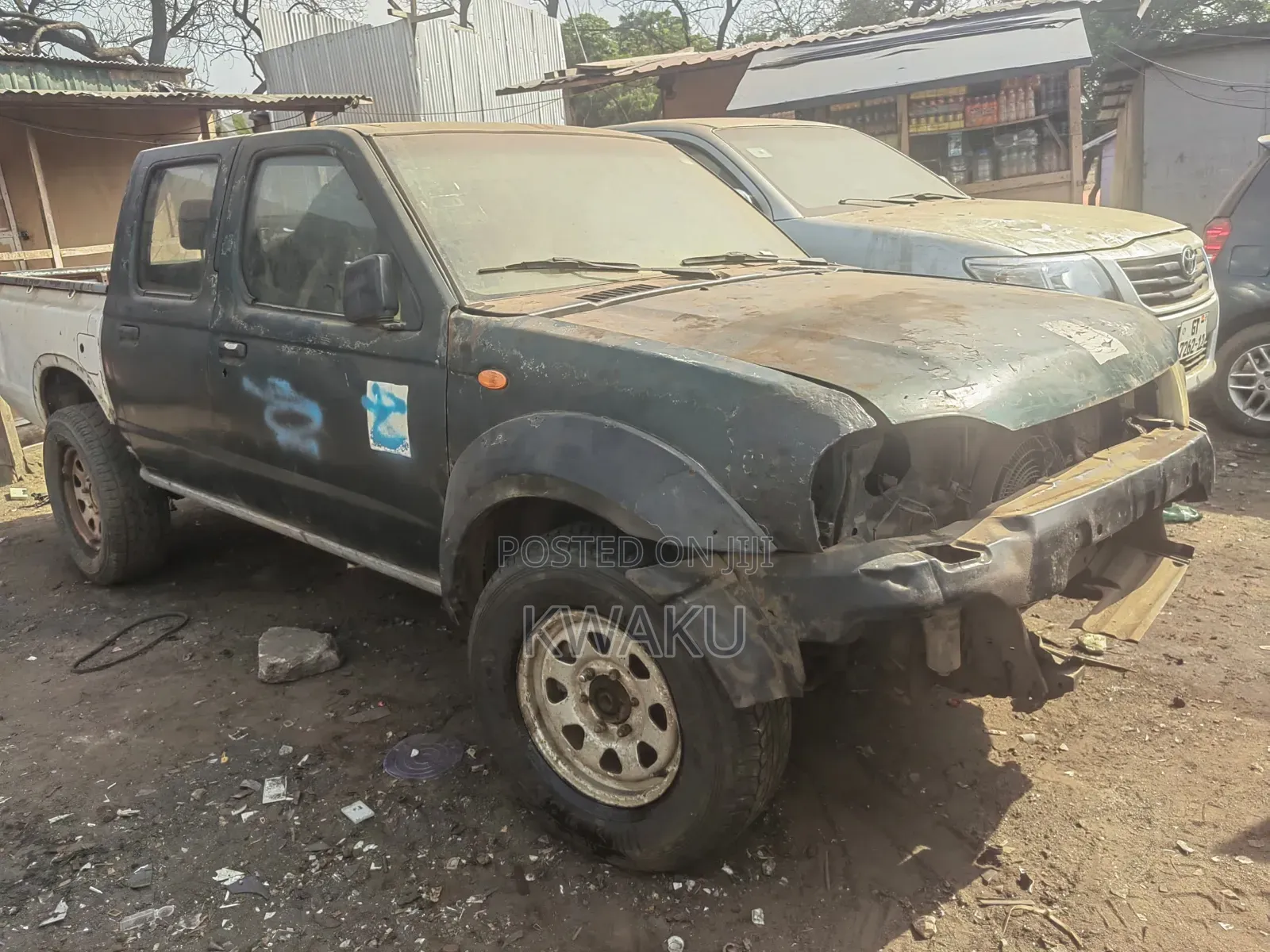 Nissan Hardbody 2004 White