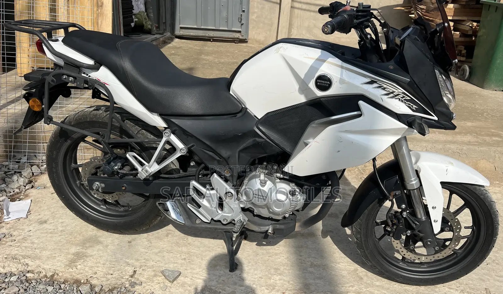 Honda CB 2018 White