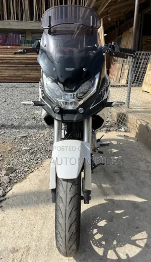 Honda CB 2018 White