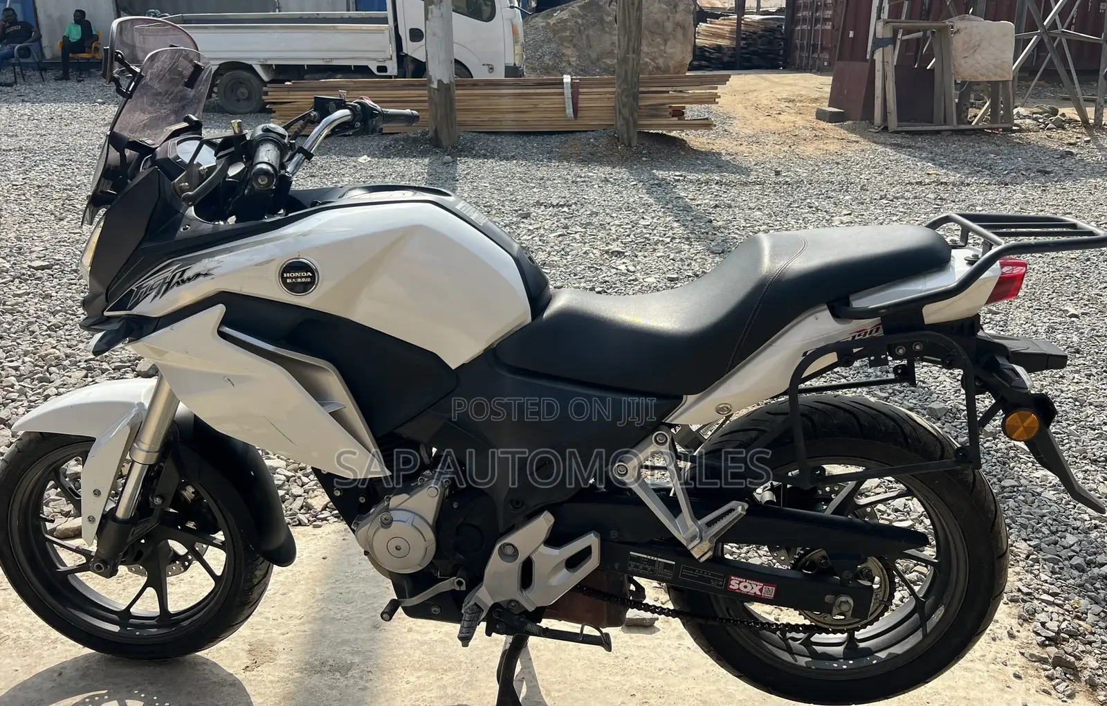 Honda CB 2018 White