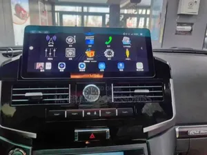 Toyota Land Cruiser (2007–2020)
12.3-Inch Premium Screen Upgrade