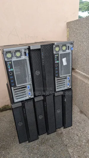 New Desktop Computer Dell Precision 5820 16GB Intel Xeon SSD 256GB