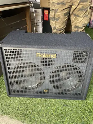 Roland Kc880 4-Channel Keyboard Combo
