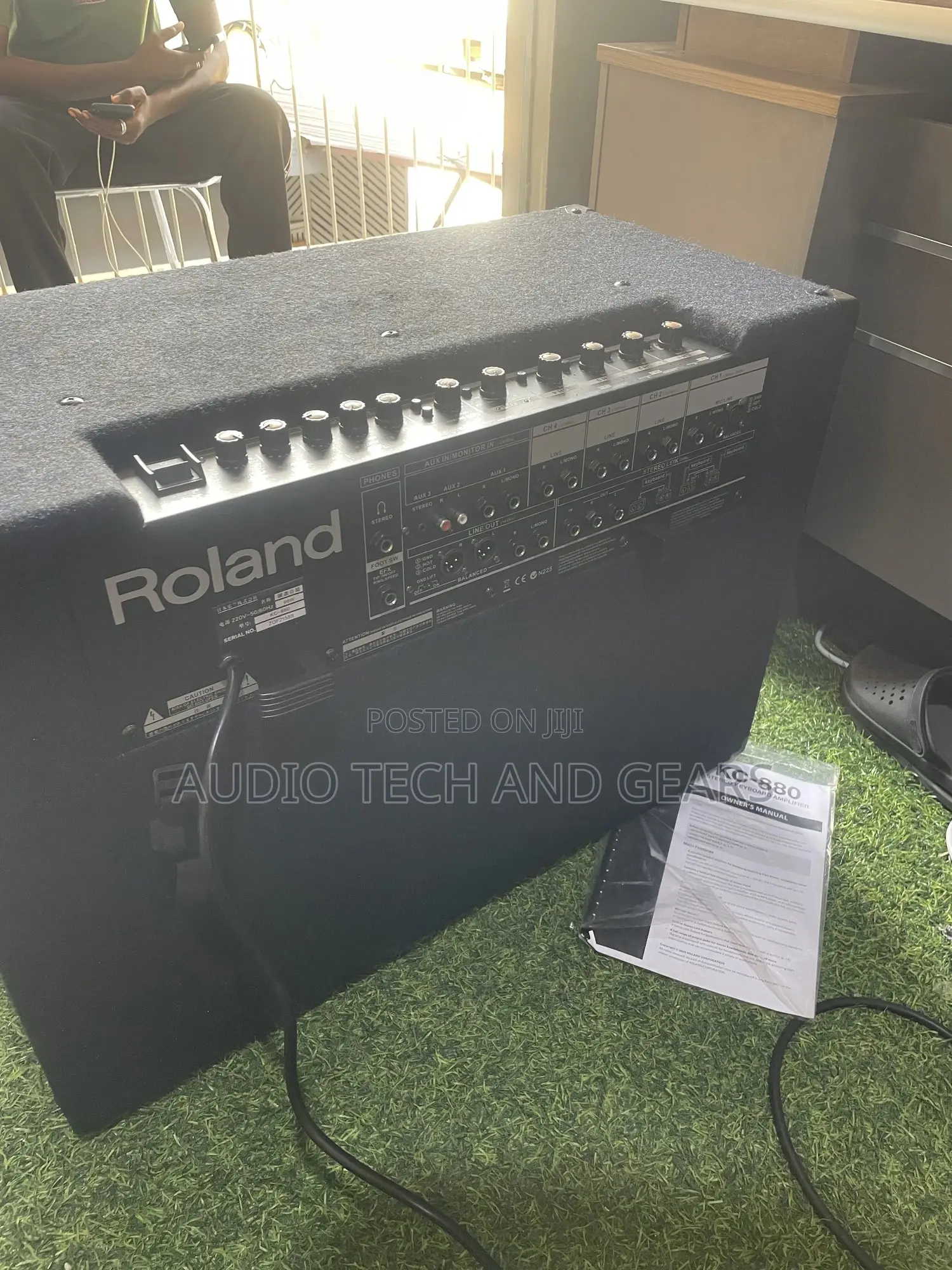 Roland Kc880 4-Channel Keyboard Combo