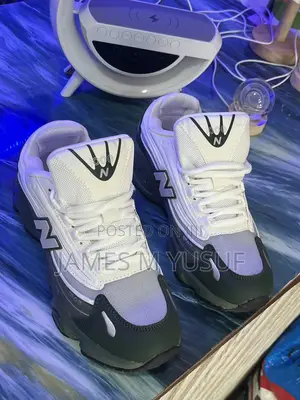 New Balance Sneaker