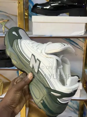 New Balance Sneaker