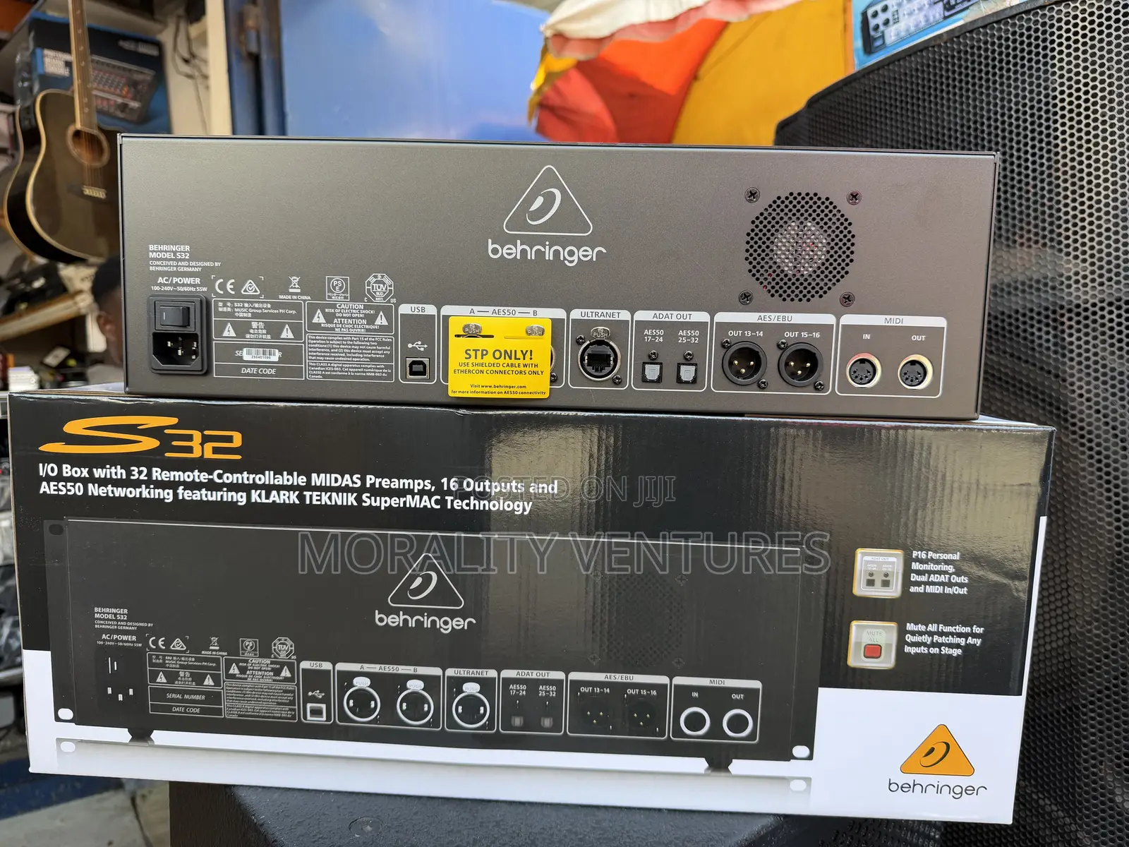 Behringer S32 32-Channel Digital Stage Box