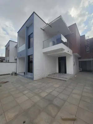 3bdrm House in East Airport, Spintex for sale