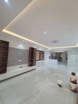 3bdrm House in East Airport, Spintex for sale