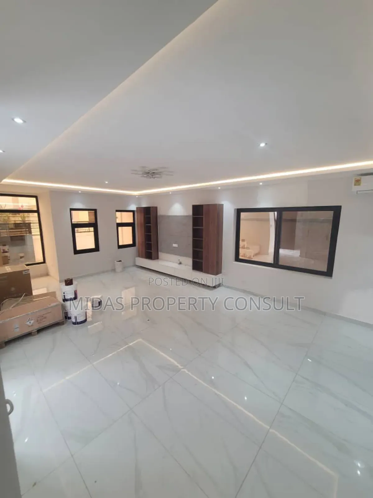 3bdrm House in East Airport, Spintex for sale