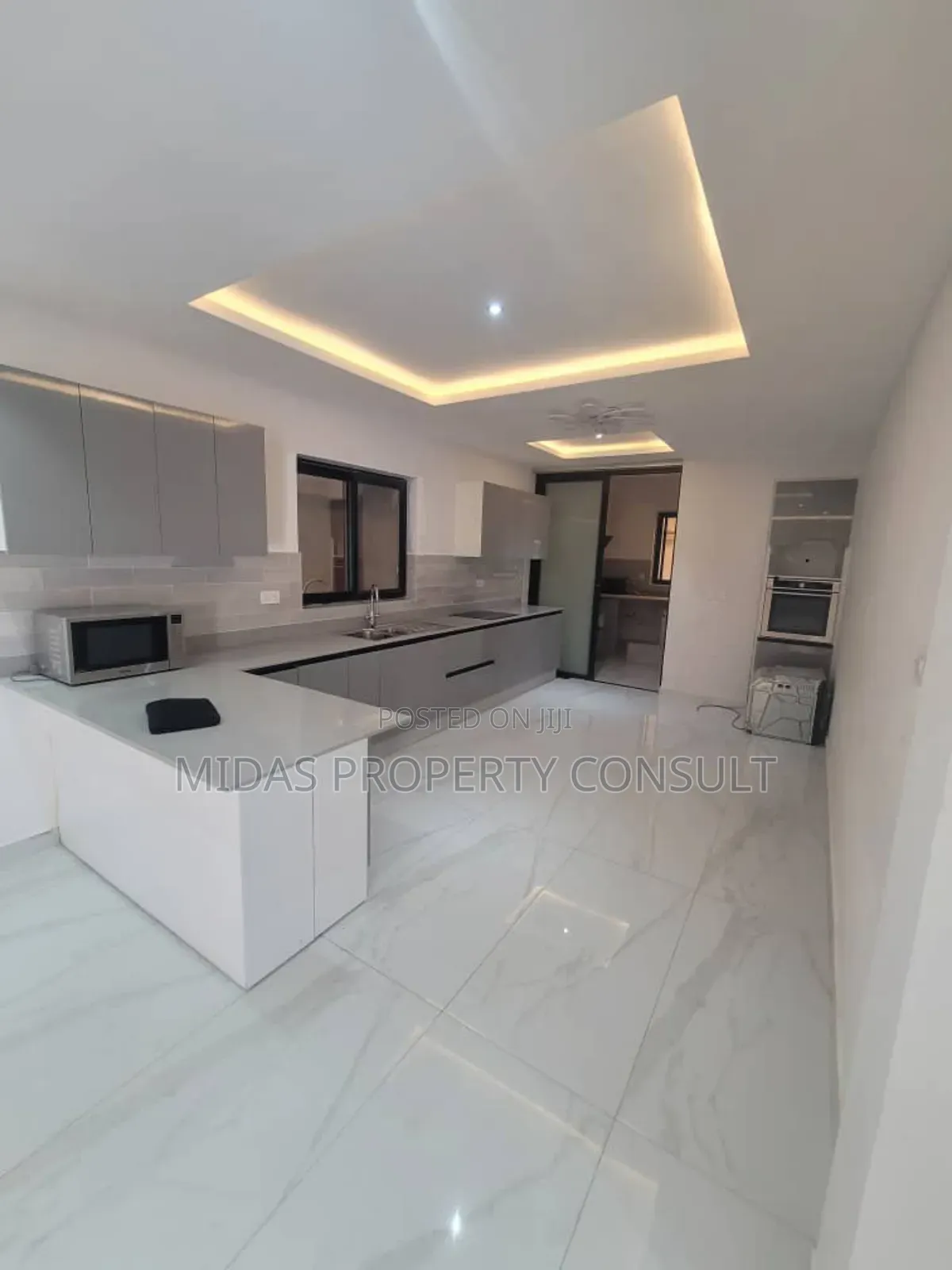 3bdrm House in East Airport, Spintex for sale