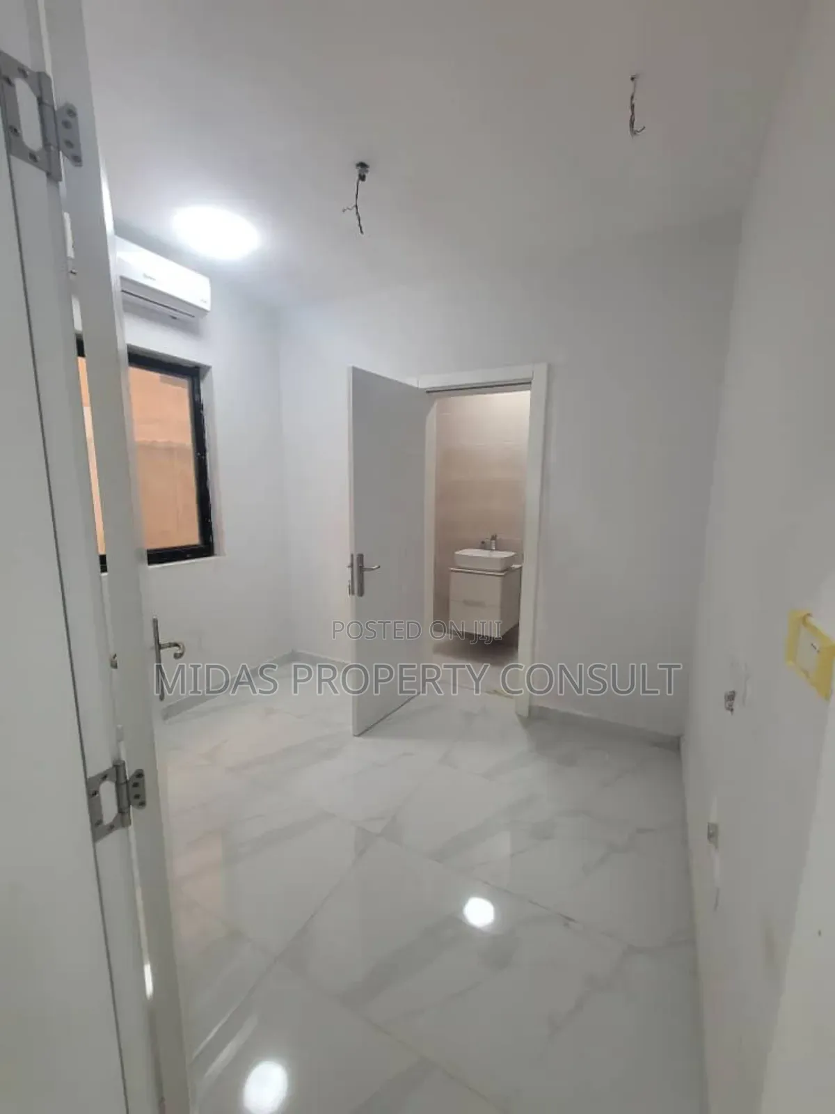 3bdrm House in East Airport, Spintex for sale