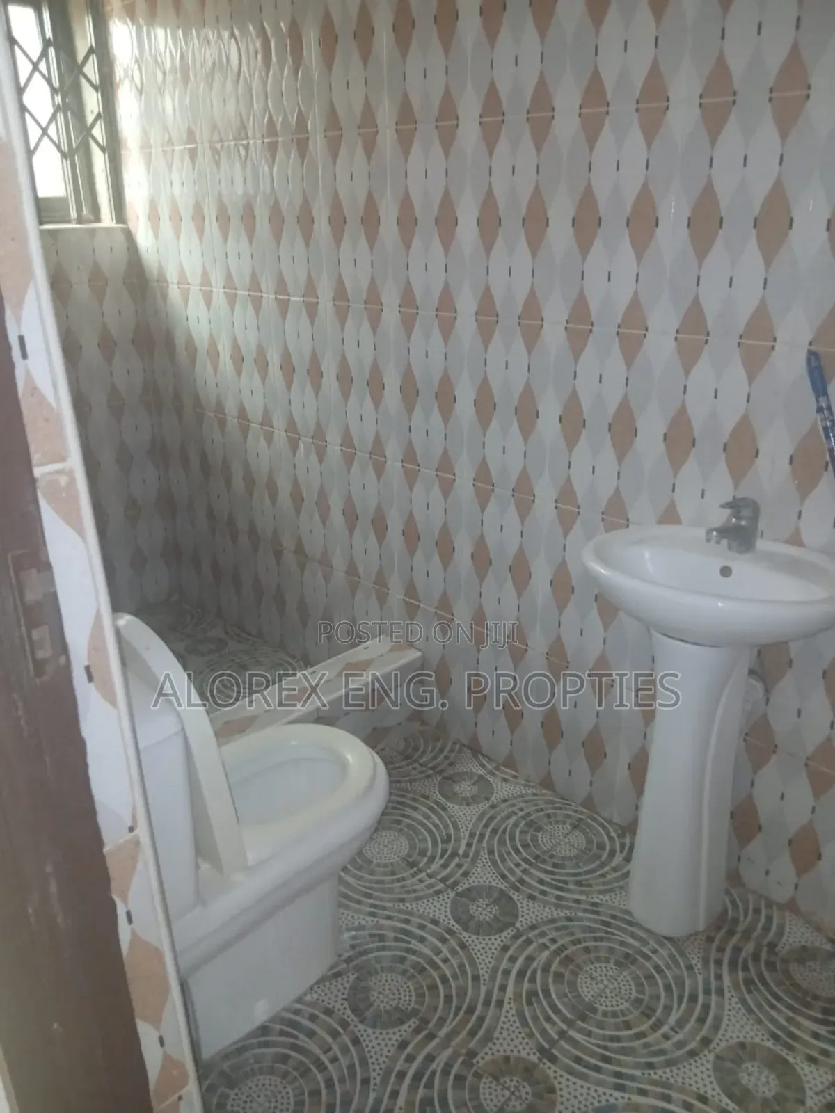 9bdrm Apartment in Uncompleted, Danfa for sale