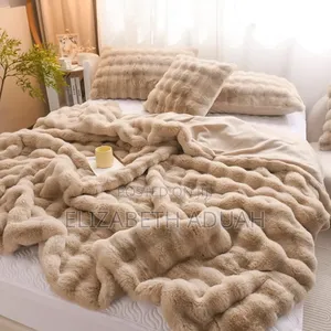 Latest Duvet With 2 Pillows