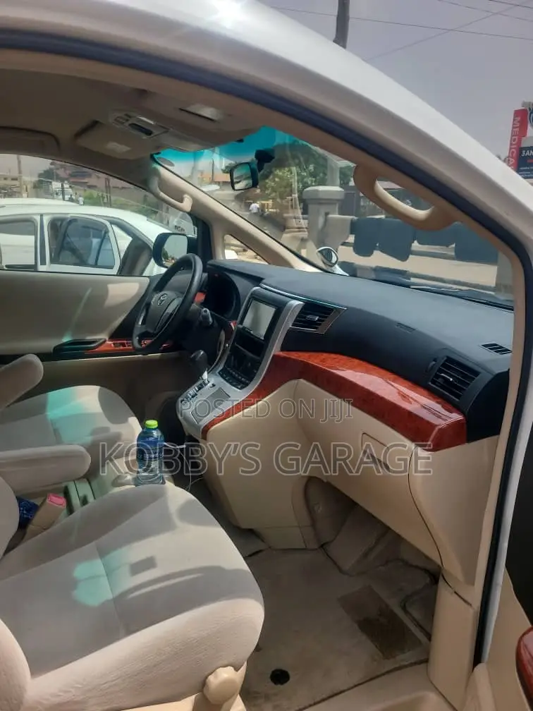 Toyota Alphard 2014 White