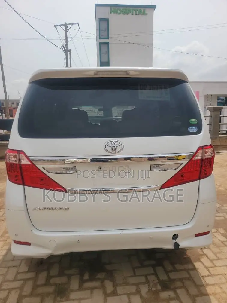 Toyota Alphard 2014 White