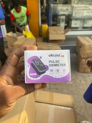 Arcziel Fingertip Pulse Oximeter Black