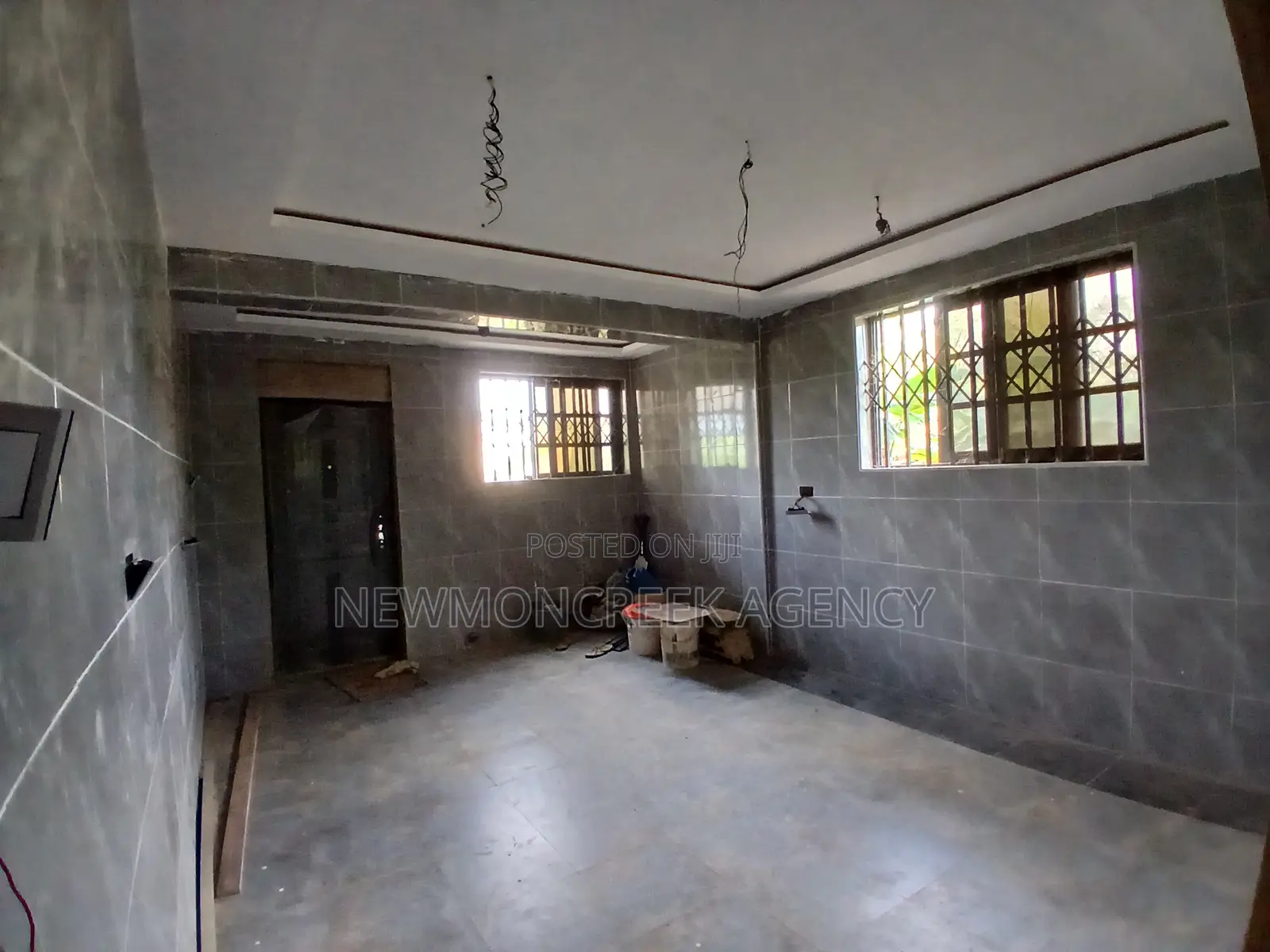 5bdrm Duplex in Oyarifa, Ghana Flag for sale