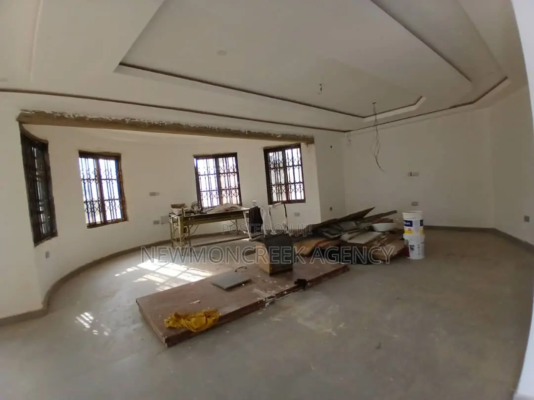 5bdrm Duplex in Oyarifa, Ghana Flag for sale