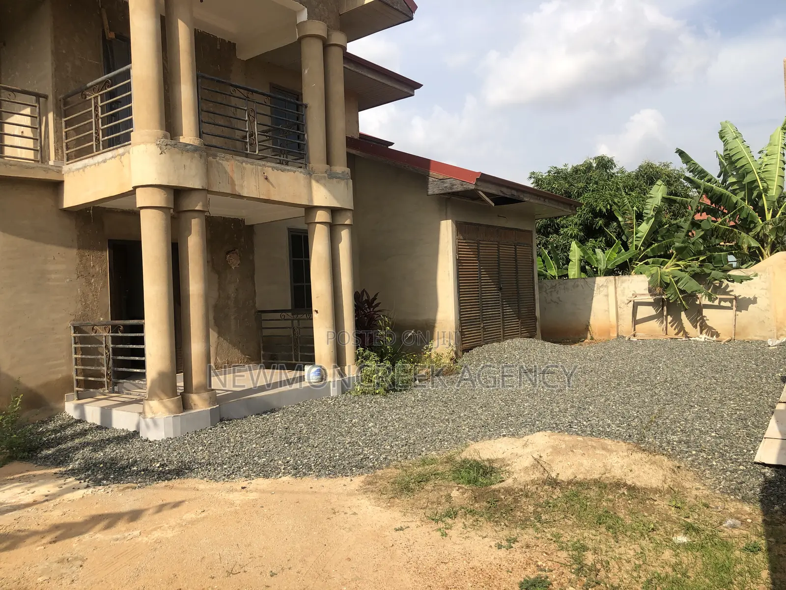 5bdrm Duplex in Oyarifa, Ghana Flag for sale