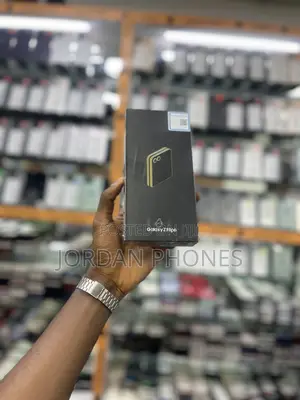 New Samsung Galaxy Z Flip6 256 GB Black
