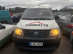 Toyota HiAce 2011 White