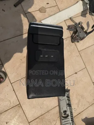 Toyota Voxy Inside Console Box Usb Port Storage