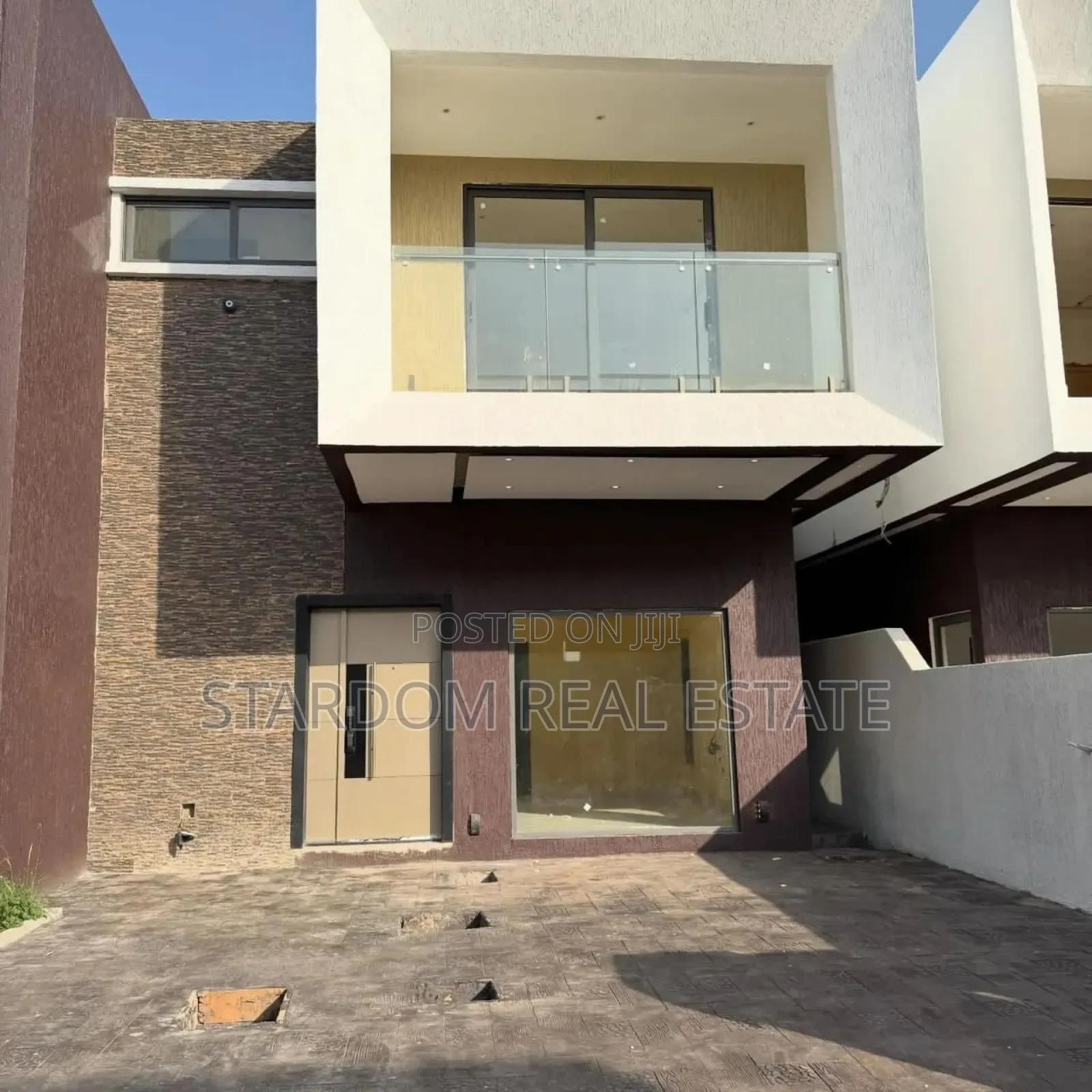 3bdrm Duplex in East Legon Hills for sale