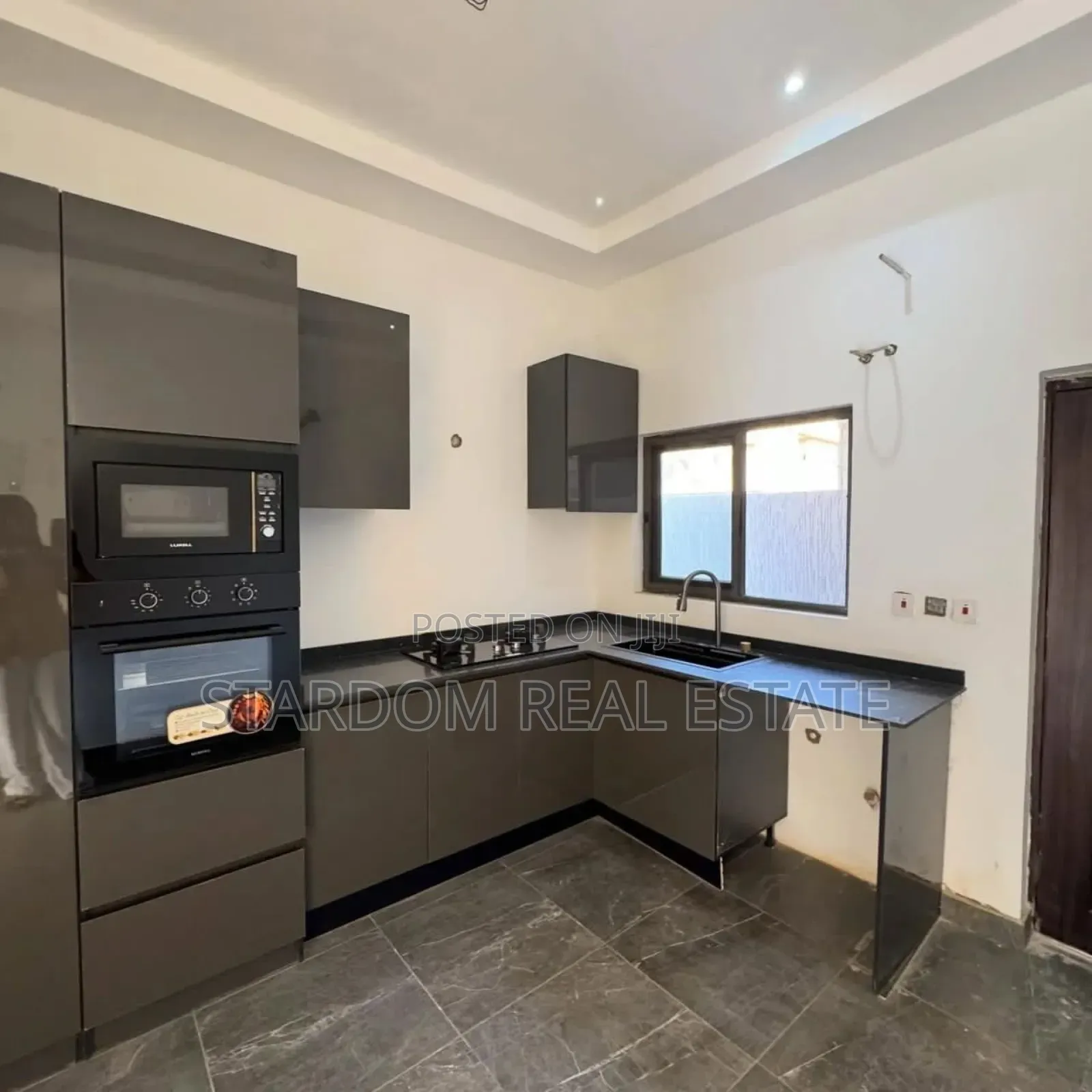 3bdrm Duplex in East Legon Hills for sale