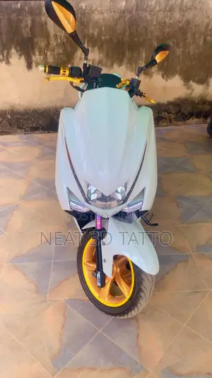 Yamaha Majesty 2020 White