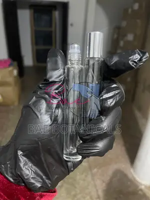 10ml Glass Perfume Roller Bottle (Gold and Silver Lid Available)
