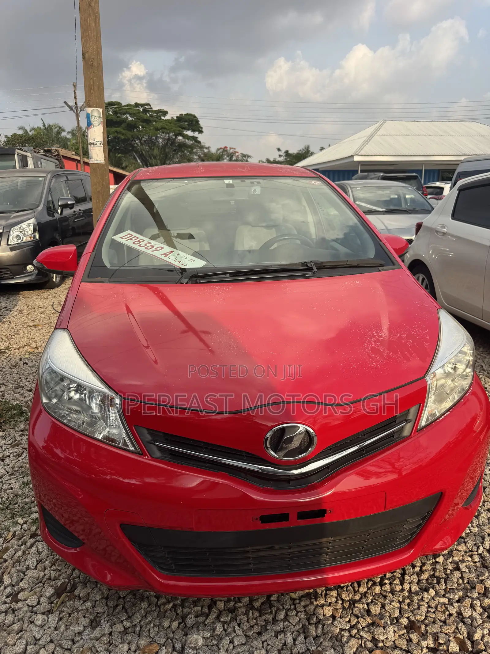 Toyota Vitz 2012 Red