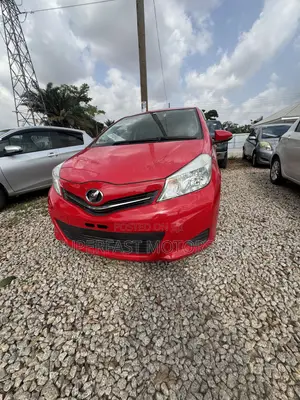 Toyota Vitz 2012 Red