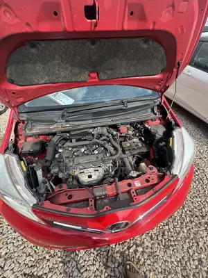 Toyota Vitz 2012 Red