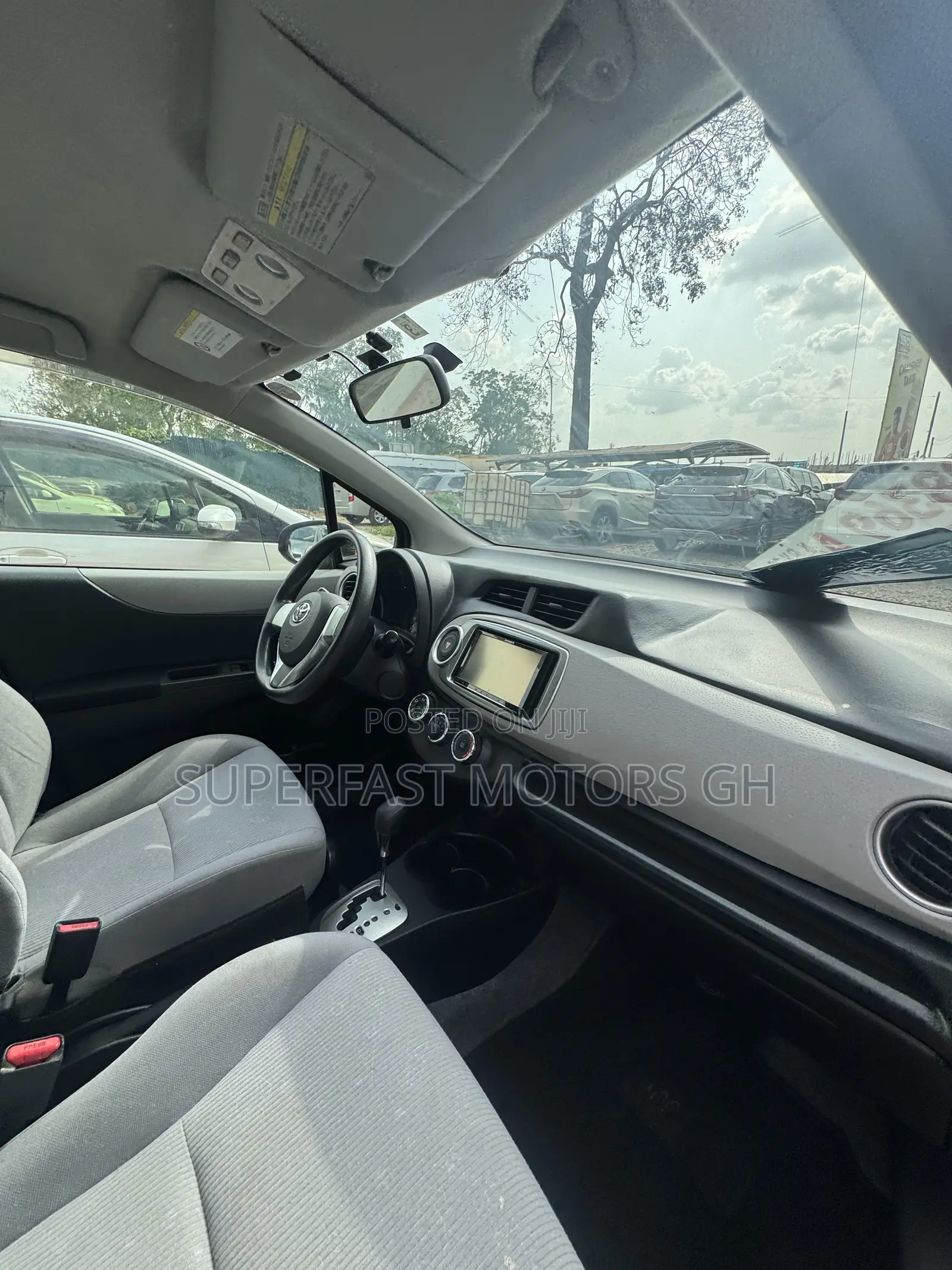 Toyota Vitz 2012 Red