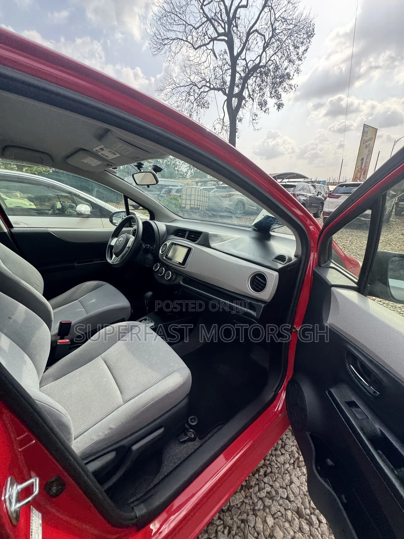 Toyota Vitz 2012 Red