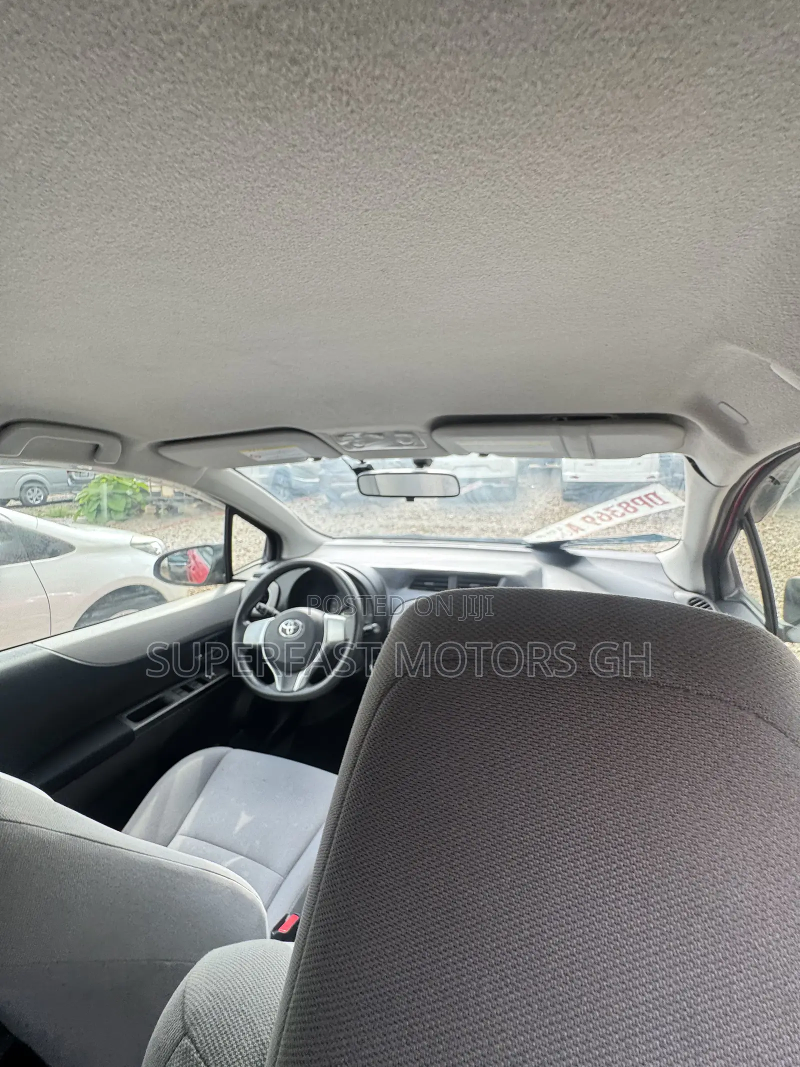 Toyota Vitz 2012 Red
