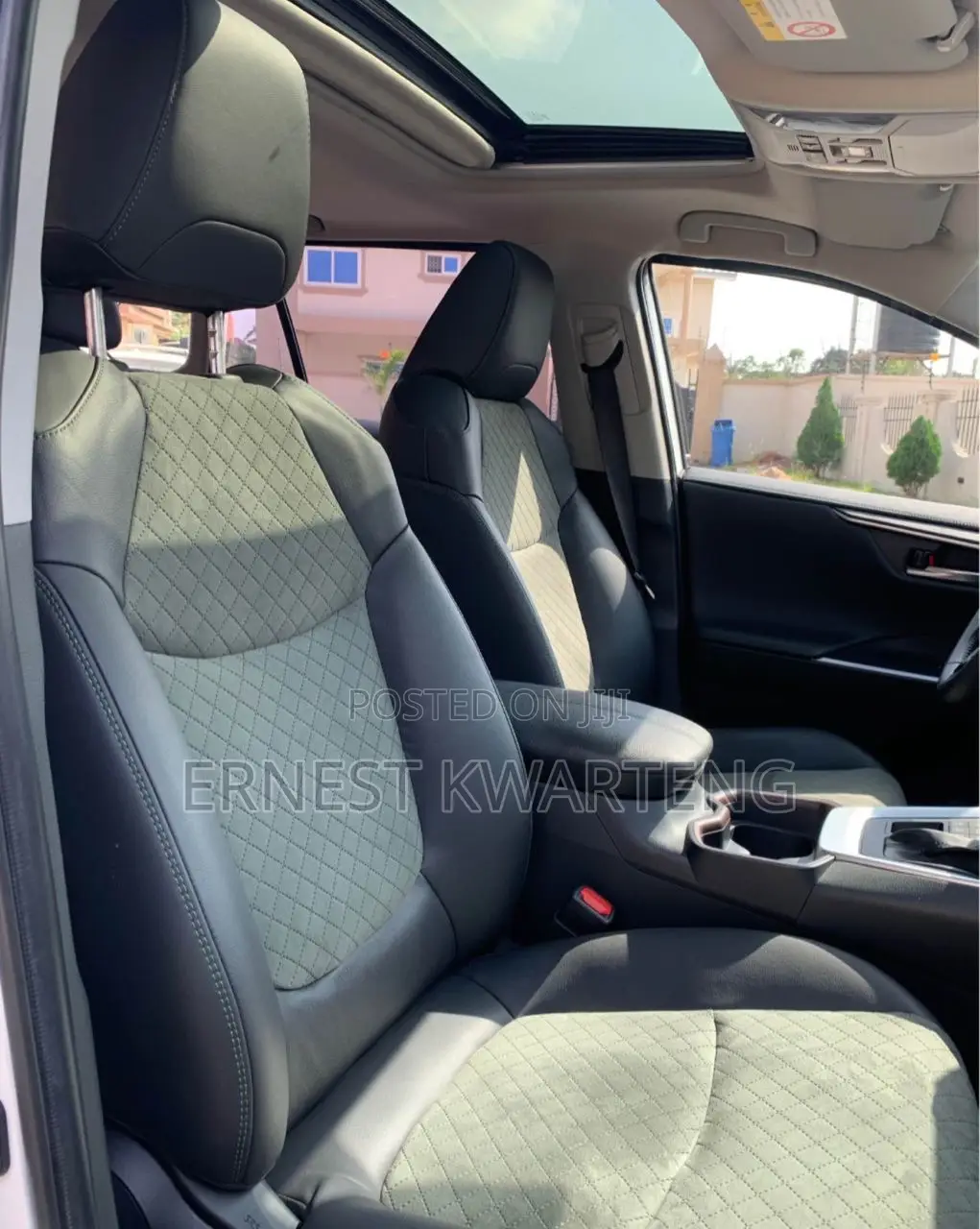 Toyota RAV4 XLE Premium AWD 2023 White