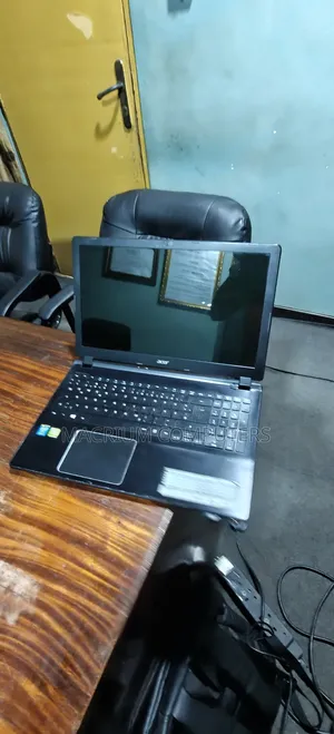 Laptop Acer Aspire V5-573G 12GB Intel Core i5 HDD+SSD 500GB