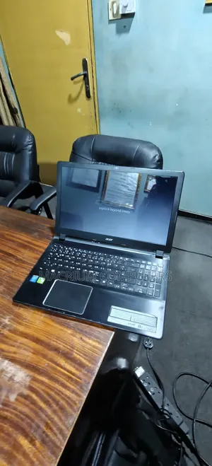 Laptop Acer Aspire V5-573G 12GB Intel Core i5 HDD+SSD 500GB
