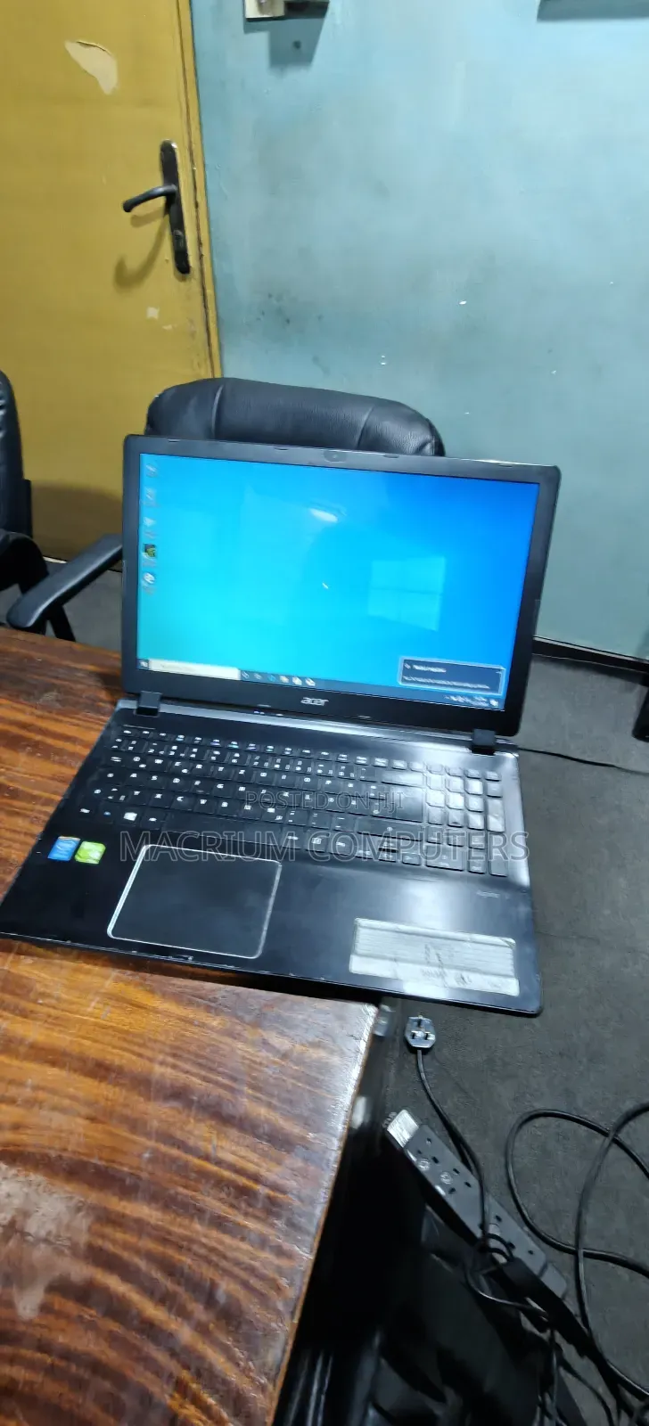 Laptop Acer Aspire V5-573G 12GB Intel Core i5 HDD+SSD 500GB
