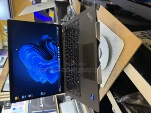 Laptop Lenovo ThinkPad T14 G3 16GB Intel Core I7 SSHD (Hybrid) 512GB