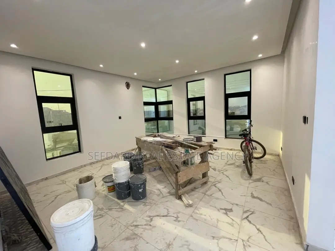 3bdrm House in Pokuase for sale