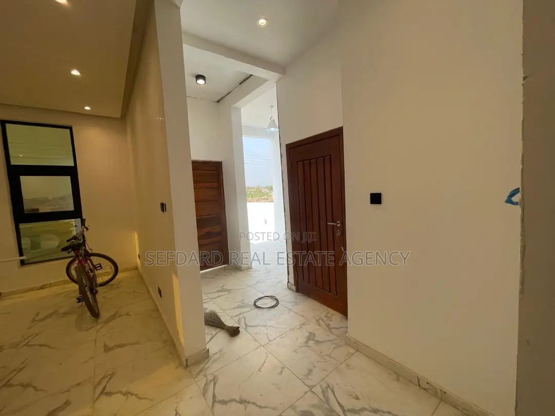 3bdrm House in Pokuase for sale