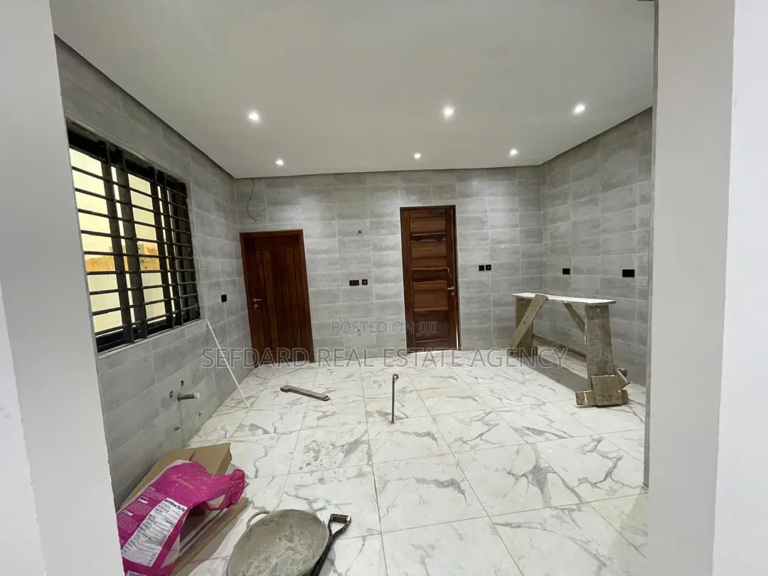 3bdrm House in Pokuase for sale